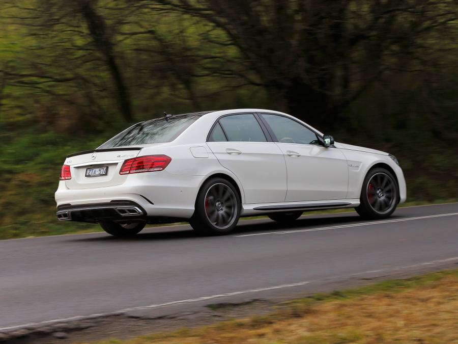  Mercedes-Benz E63 AMG S-Model 2013 года  (AU) (фото 4 из 14)